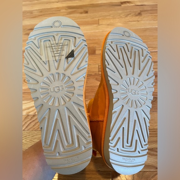 UGG Classic Mini ll Orange (California Poppy), Size 7 NEW - Picture 4 of 5